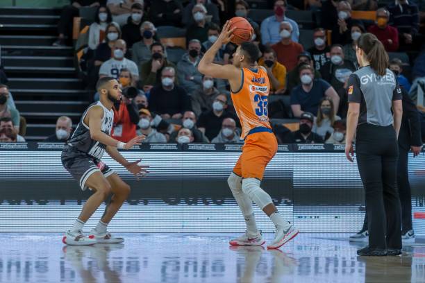 影响而动摇 影响而动摇