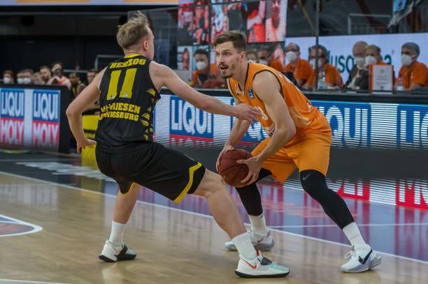 迅速脱颖而 迅速脱颖而