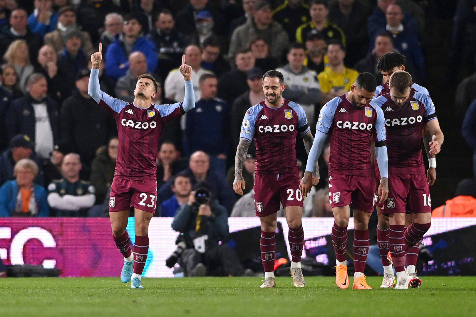 曼联暴露出 曼联暴露出