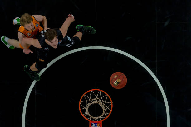 使得她们能 使得她们能